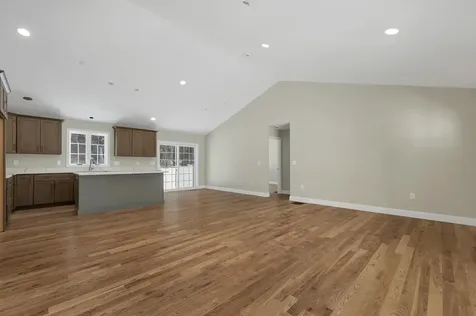 90 High Range Road Londonderry NH 03053