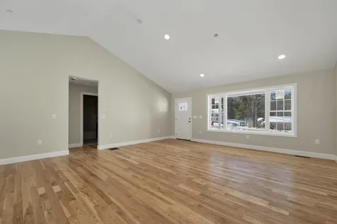 90 High Range Road Londonderry NH 03053