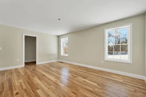 90 High Range Road Londonderry NH 03053