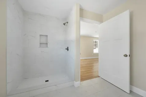 90 High Range Road Londonderry NH 03053