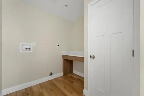 90 High Range Road Londonderry NH 03053