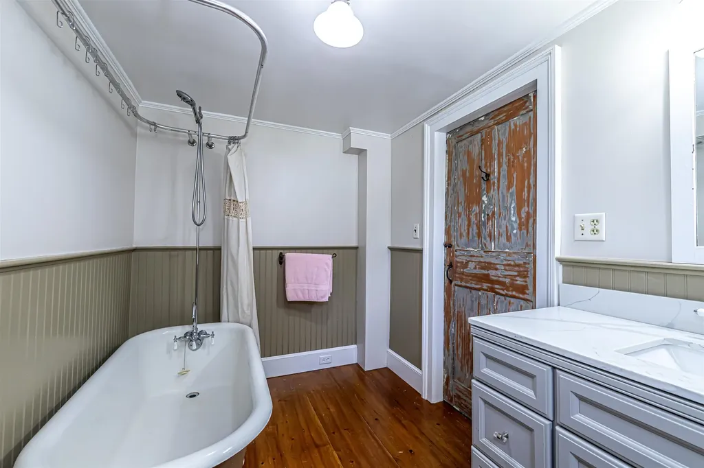 1 Old Coach Road New Boston NH 03070