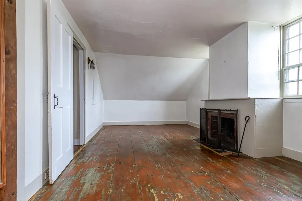 1 Old Coach Road New Boston NH 03070