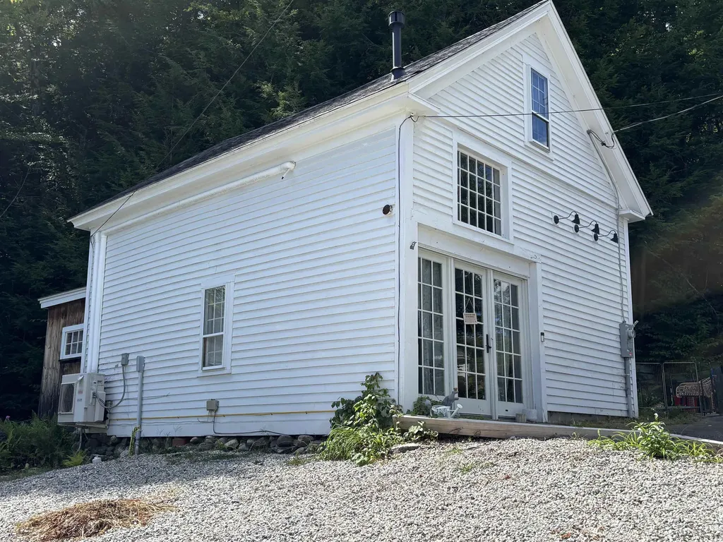 1 Old Coach Road New Boston NH 03070