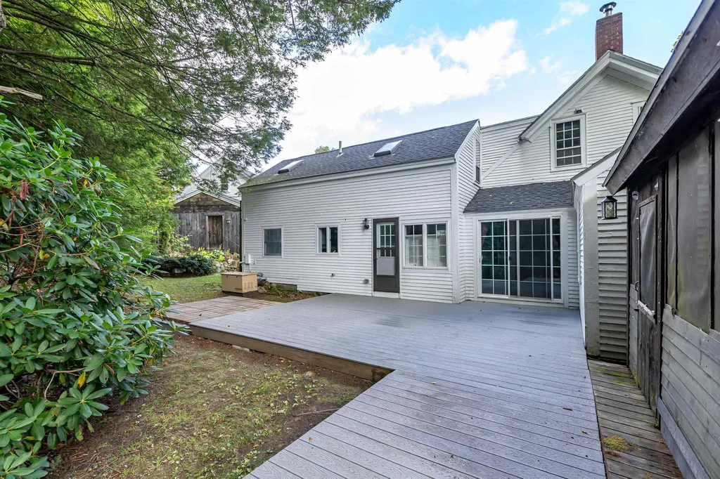 1 Old Coach Road New Boston NH 03070