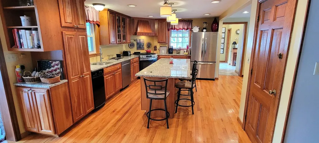 5 Pond View Drive Stratham NH 03885