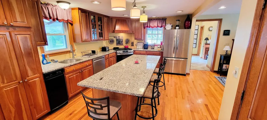 5 Pond View Drive Stratham NH 03885