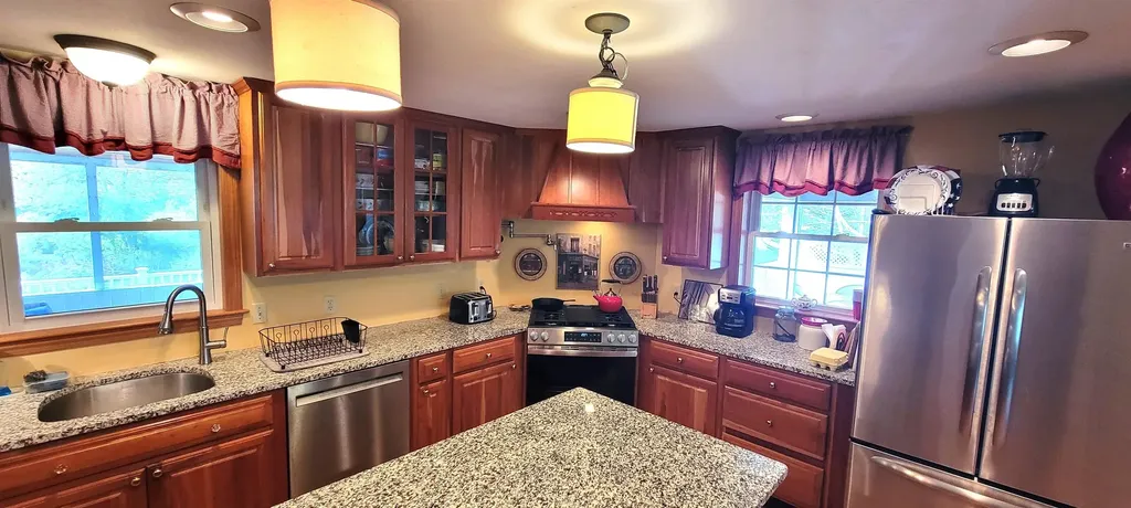 5 Pond View Drive Stratham NH 03885