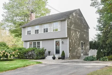 2 Kim Drive Nashua NH 03062-1811