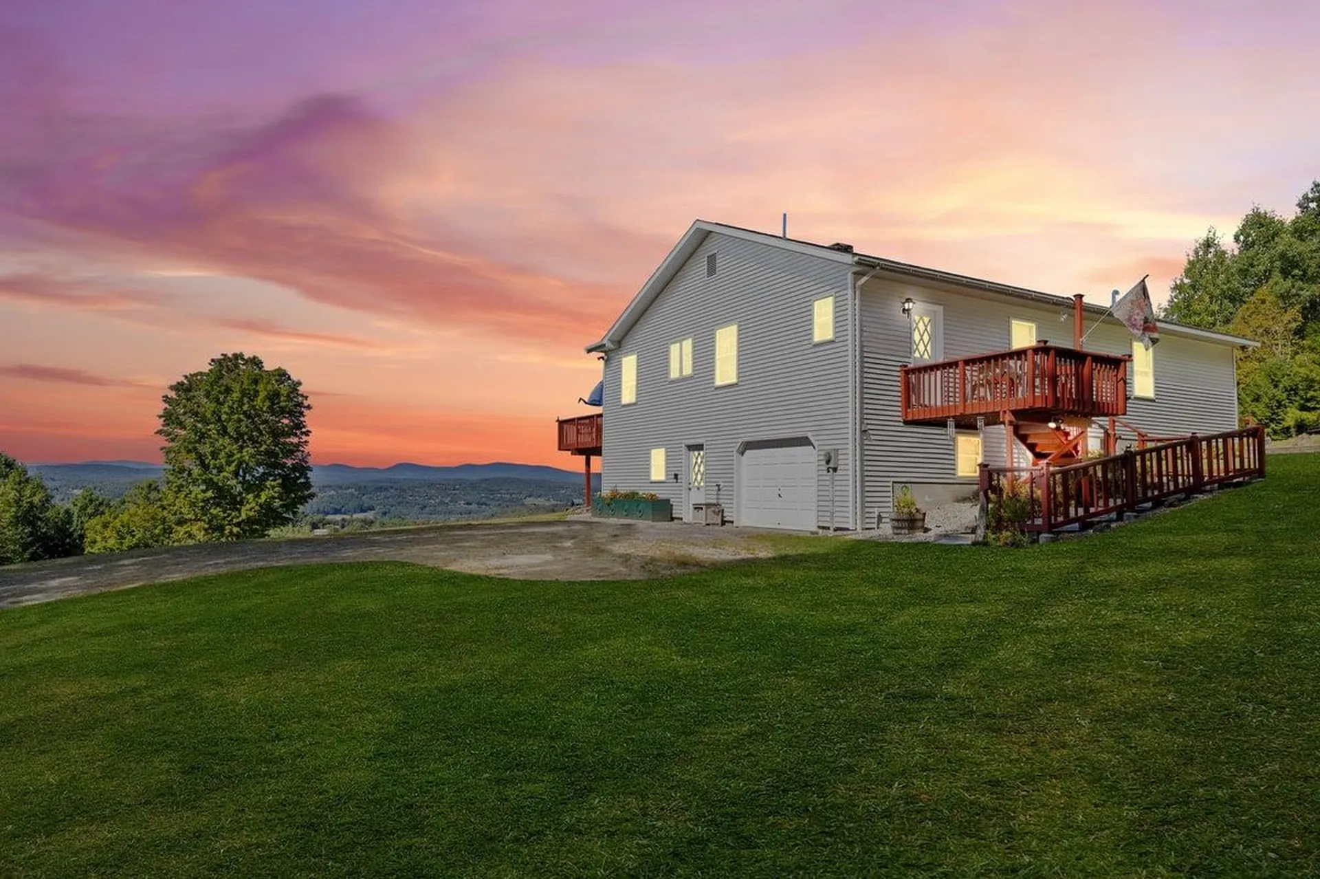 90 Vista Lane Lyndon VT 05851