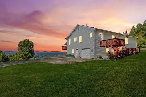 90 Vista Lane Lyndon VT 05851