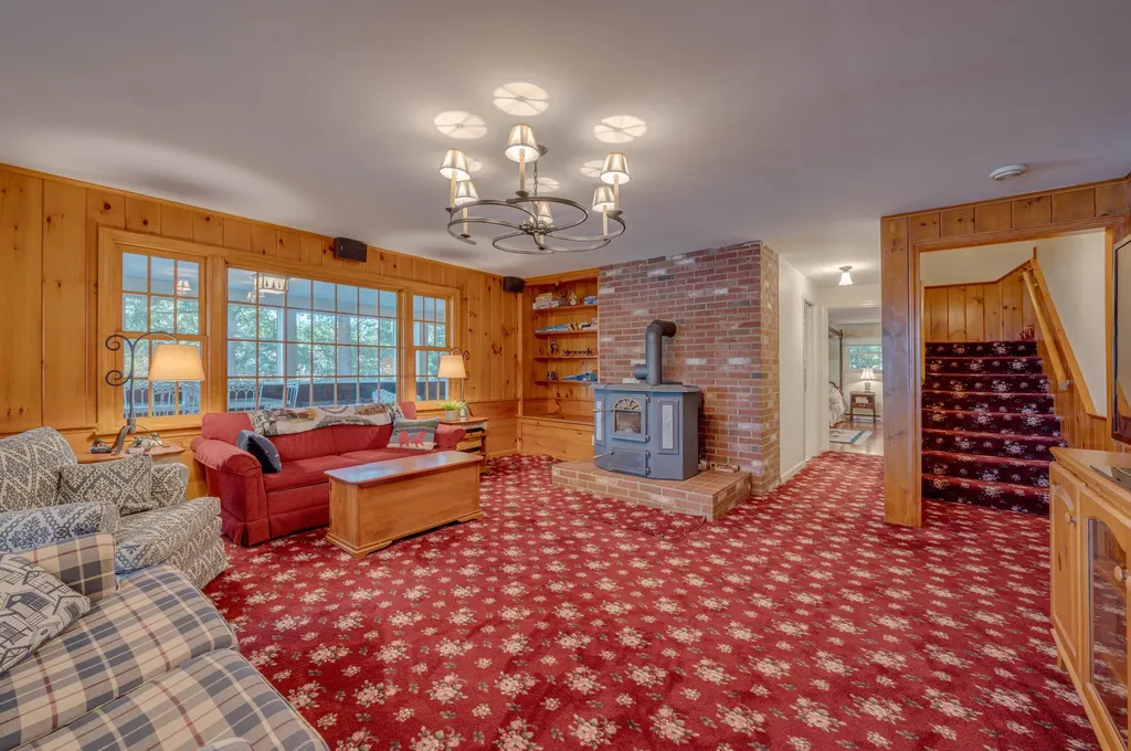 1100 Lake Avenue Sunapee NH 03751