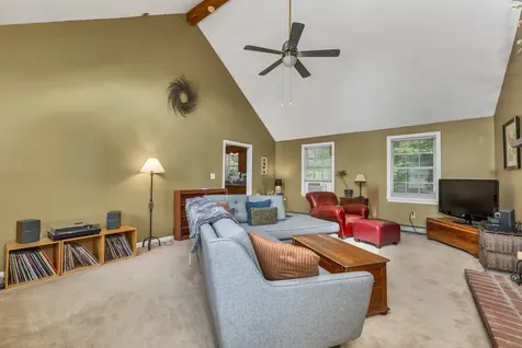 15 Cambridge Road Hampstead NH 03841