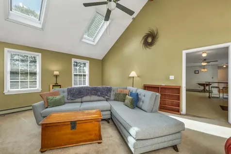 15 Cambridge Road Hampstead NH 03841