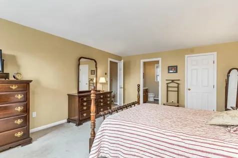 15 Cambridge Road Hampstead NH 03841