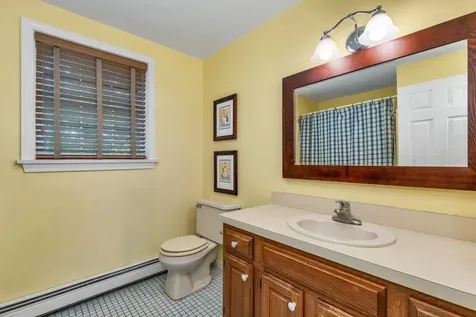 15 Cambridge Road Hampstead NH 03841