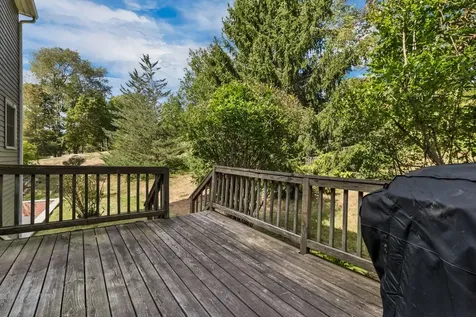 15 Cambridge Road Hampstead NH 03841