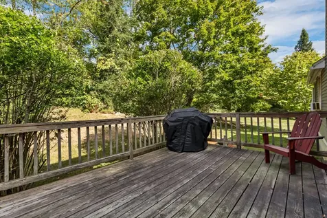 15 Cambridge Road Hampstead NH 03841