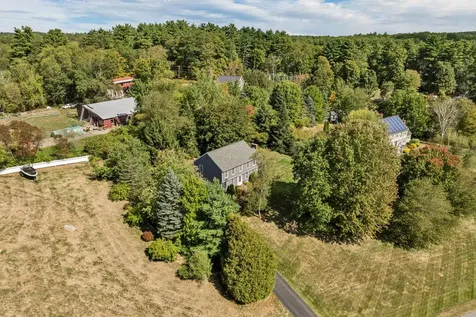 15 Cambridge Road Hampstead NH 03841