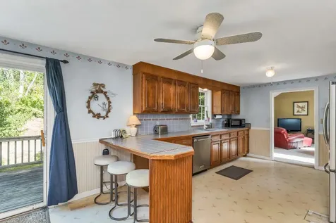 15 Cambridge Road Hampstead NH 03841