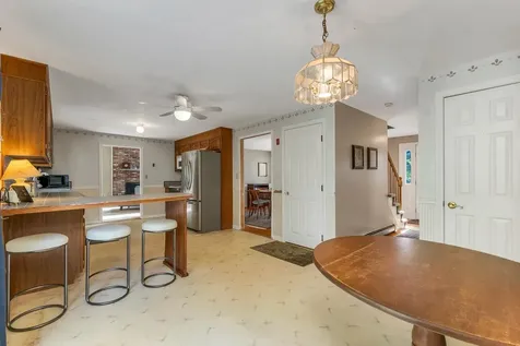 15 Cambridge Road Hampstead NH 03841