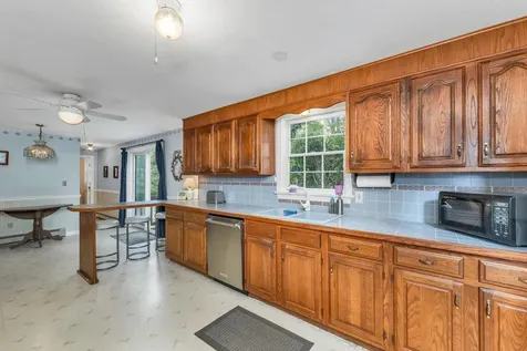 15 Cambridge Road Hampstead NH 03841