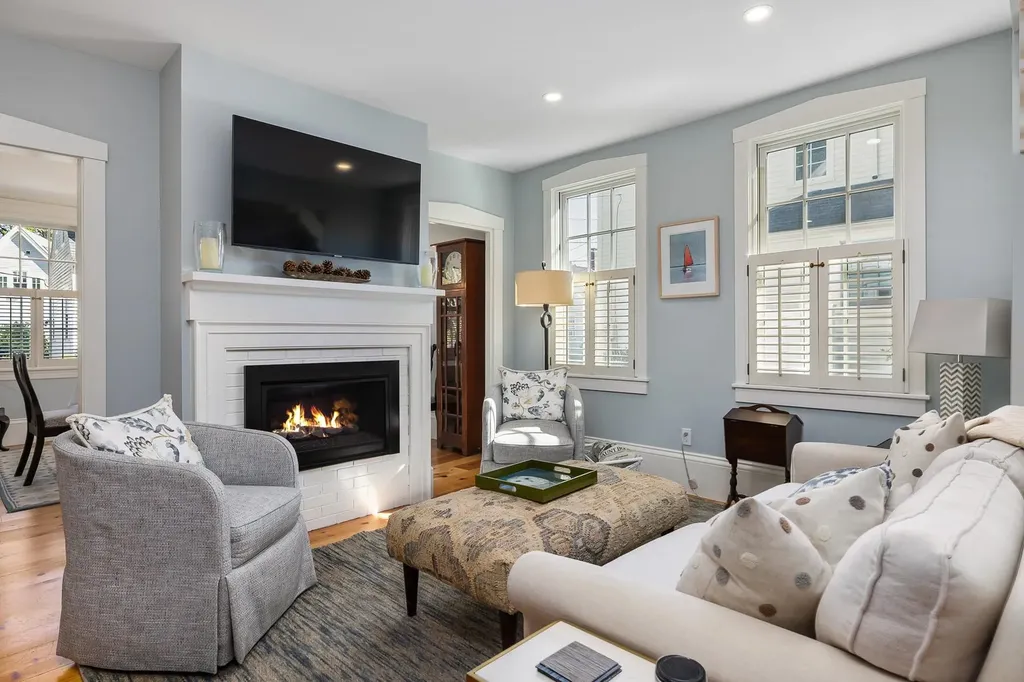 15 Atkinson Street New Castle NH 03854