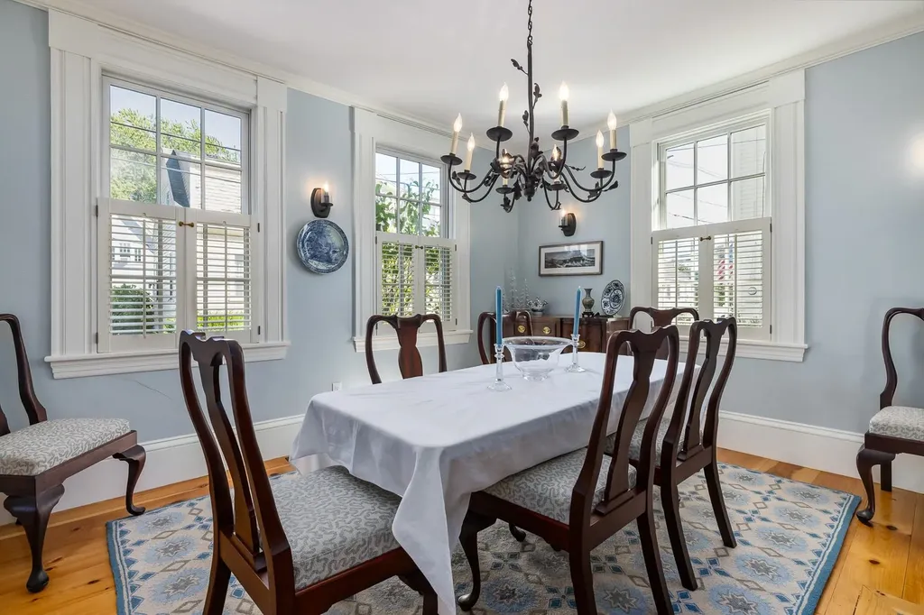 15 Atkinson Street New Castle NH 03854