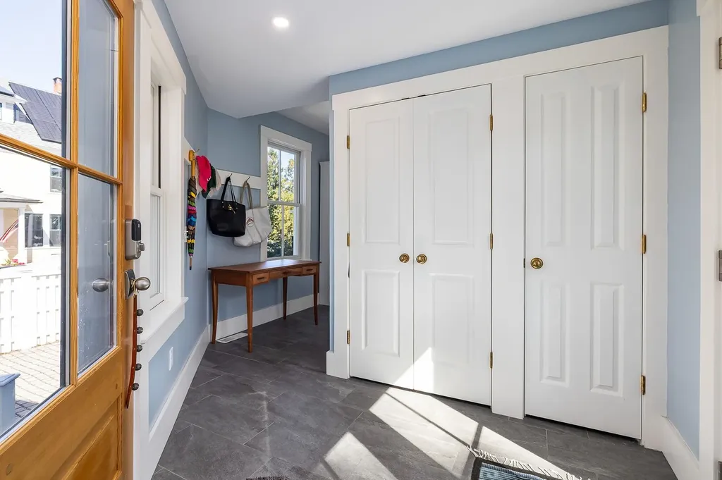 15 Atkinson Street New Castle NH 03854