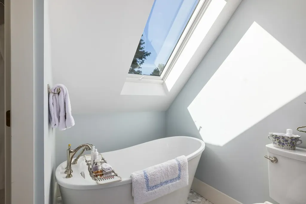 15 Atkinson Street New Castle NH 03854