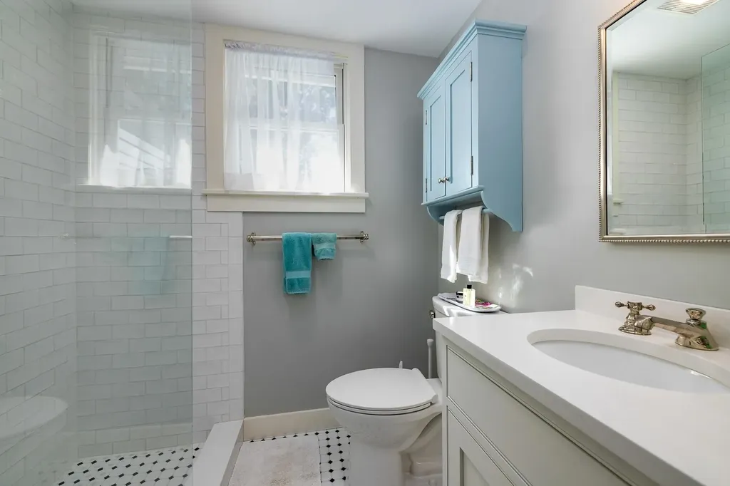 15 Atkinson Street New Castle NH 03854