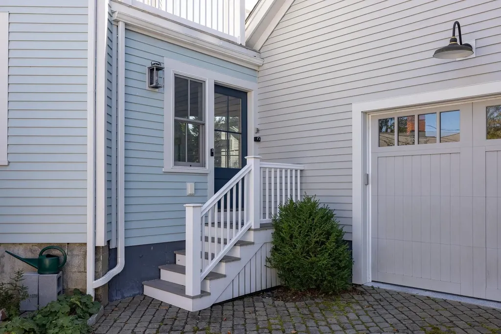 15 Atkinson Street New Castle NH 03854