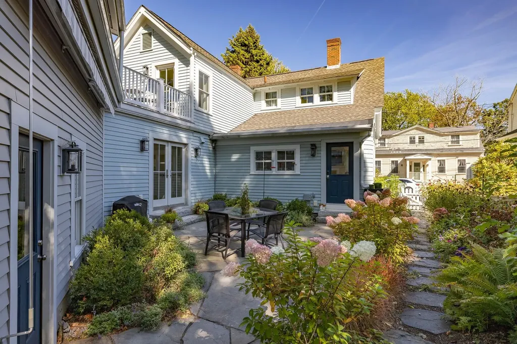 15 Atkinson Street New Castle NH 03854