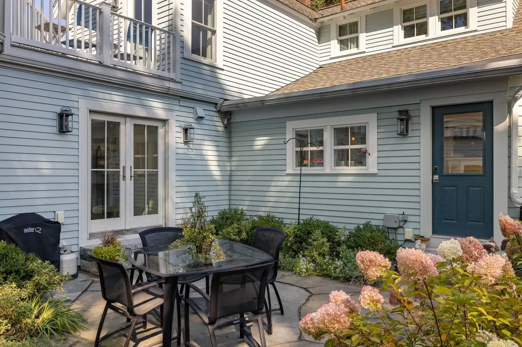 15 Atkinson Street New Castle NH 03854