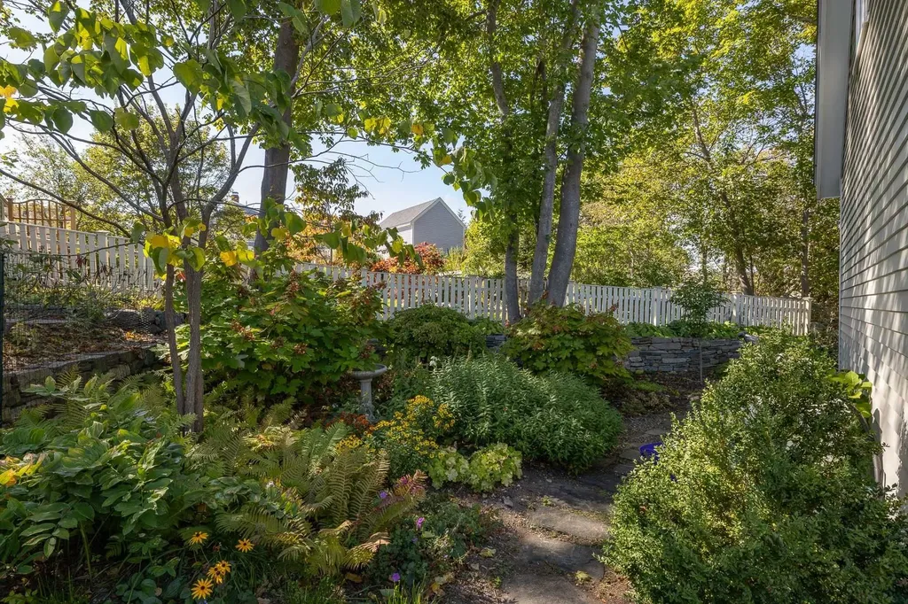 15 Atkinson Street New Castle NH 03854