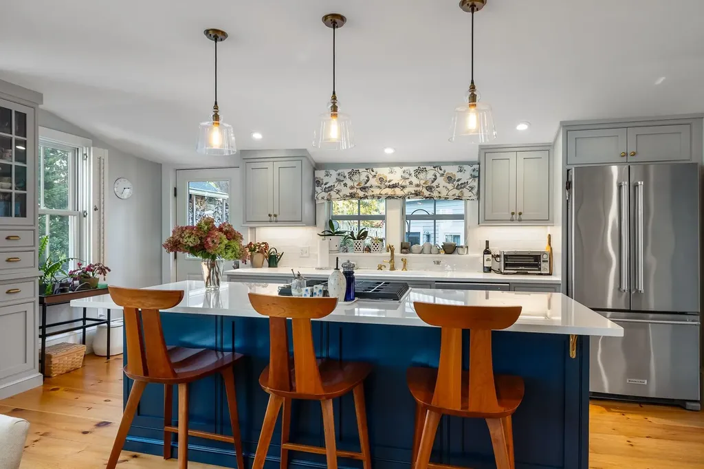 15 Atkinson Street New Castle NH 03854