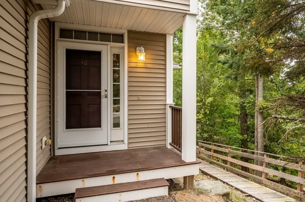 46 Ledgeview Drive Newmarket NH 03857