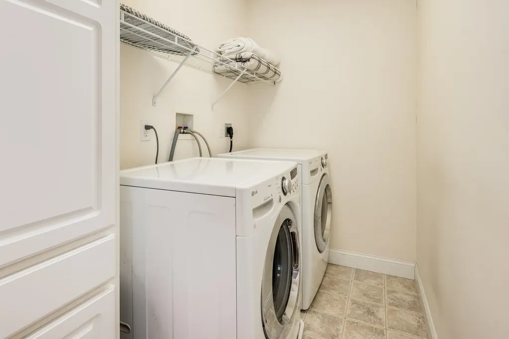 46 Ledgeview Drive Newmarket NH 03857