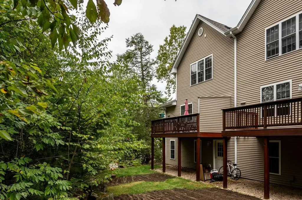 46 Ledgeview Drive Newmarket NH 03857