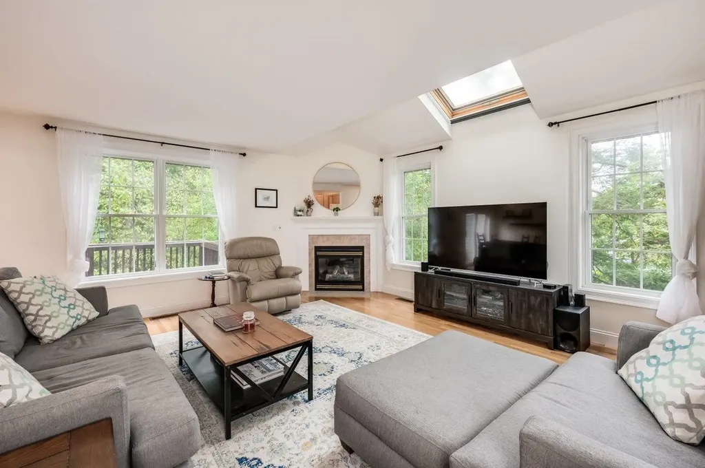 46 Ledgeview Drive Newmarket NH 03857