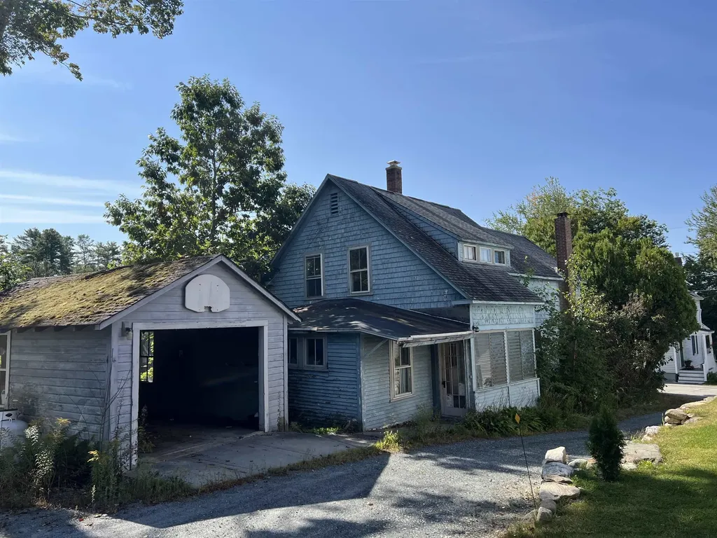 25 Washington Street Newbury NH 03255