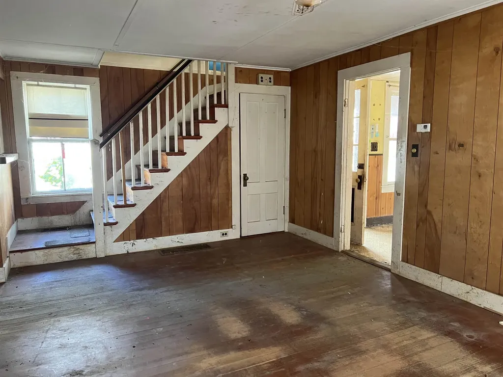 25 Washington Street Newbury NH 03255