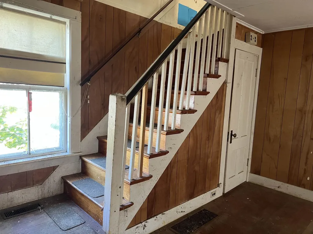 25 Washington Street Newbury NH 03255