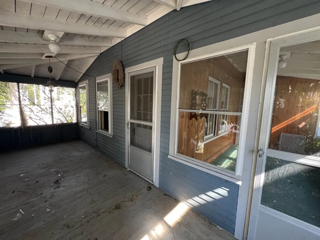 25 Washington Street Newbury NH 03255