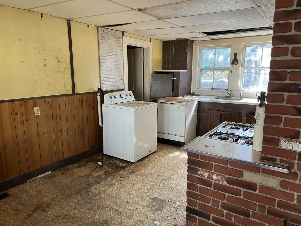 25 Washington Street Newbury NH 03255