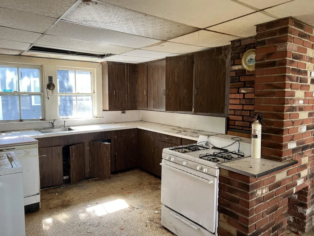 25 Washington Street Newbury NH 03255