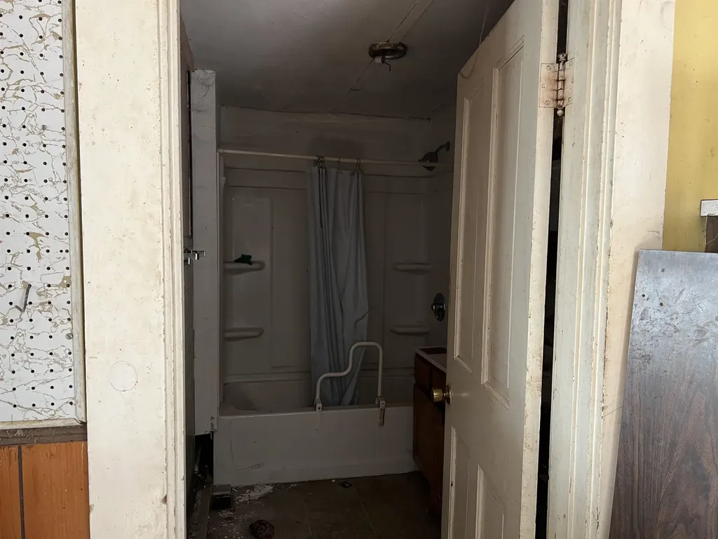 25 Washington Street Newbury NH 03255