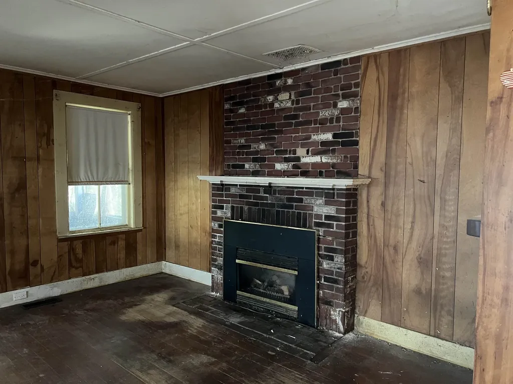 25 Washington Street Newbury NH 03255