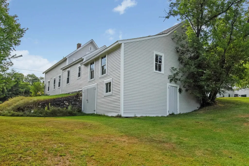 35 Canaan Street Canaan NH 03741
