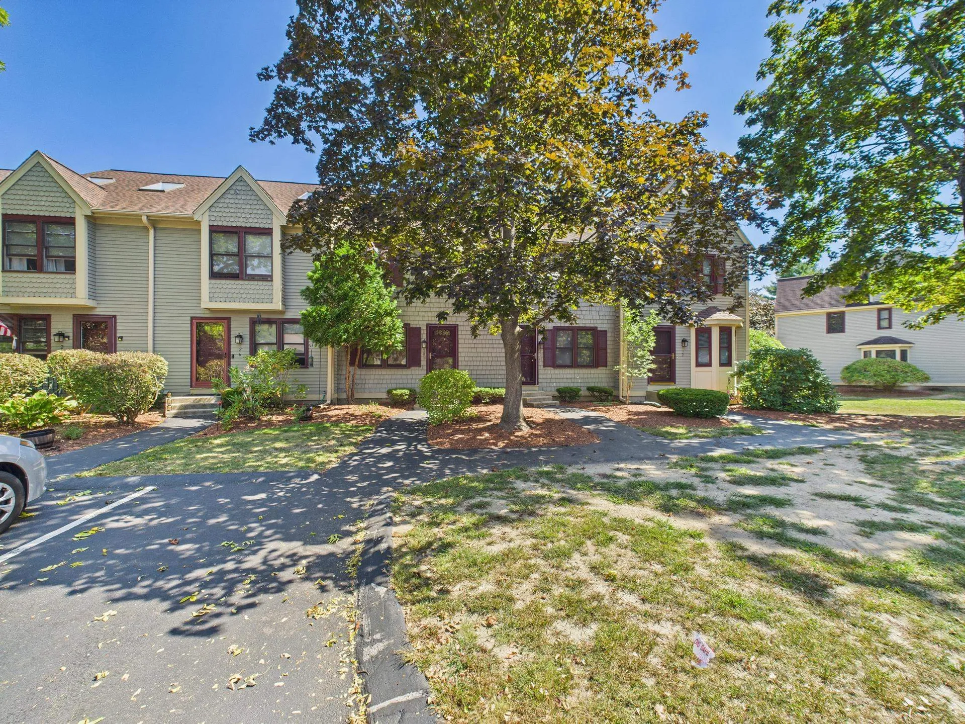 28 Bartemus Trail Nashua NH 03063